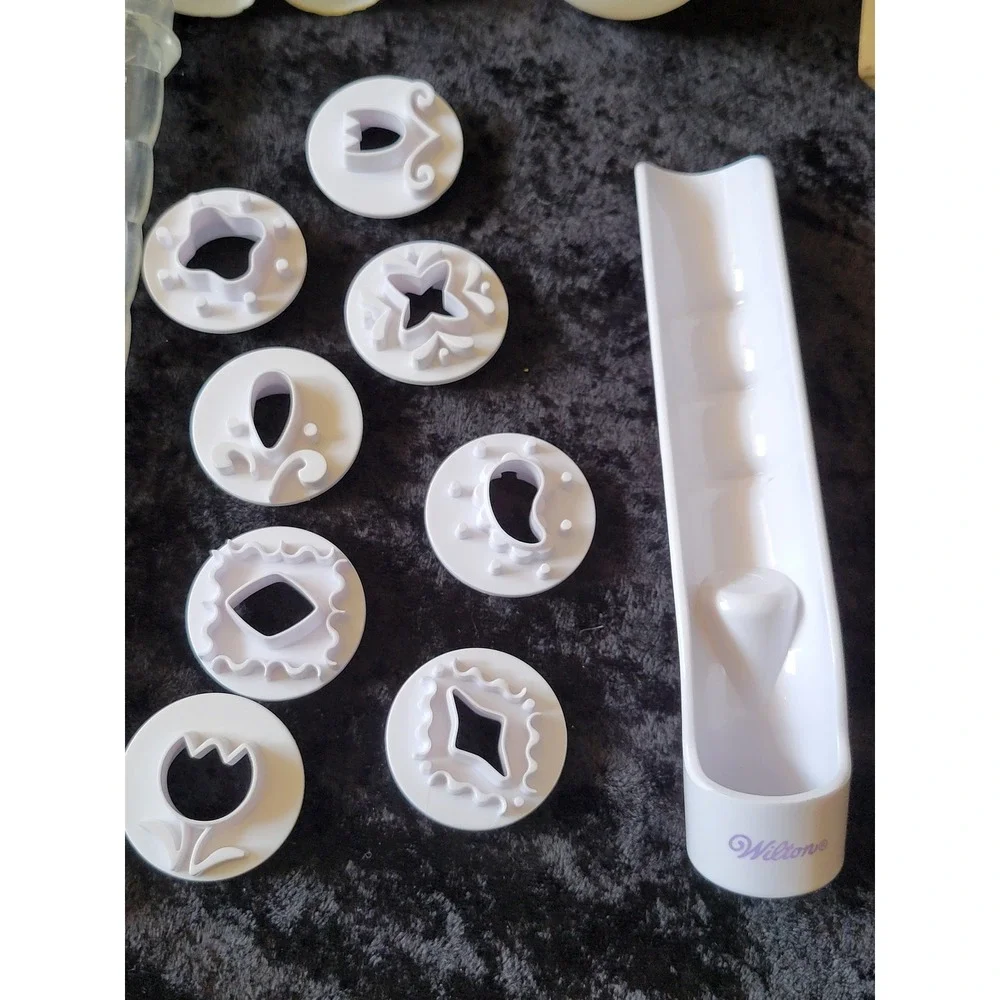 Wilton comprehensive cake